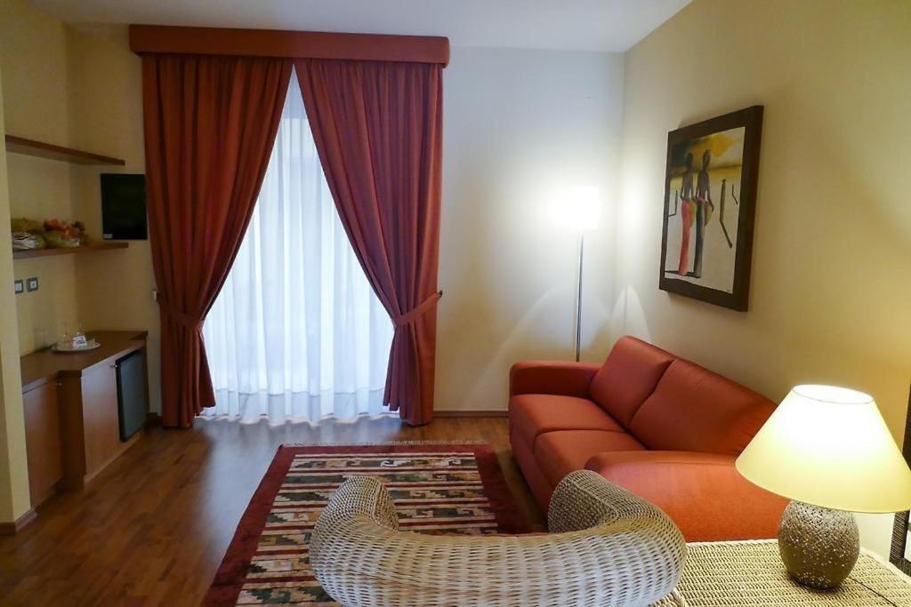 Stella Charming & Luxury Rooms กอนแวร์ซาโน ภายนอก รูปภาพ