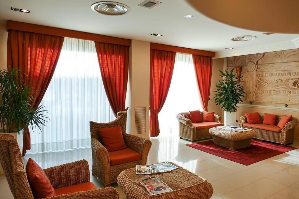 Stella Charming & Luxury Rooms กอนแวร์ซาโน ภายนอก รูปภาพ